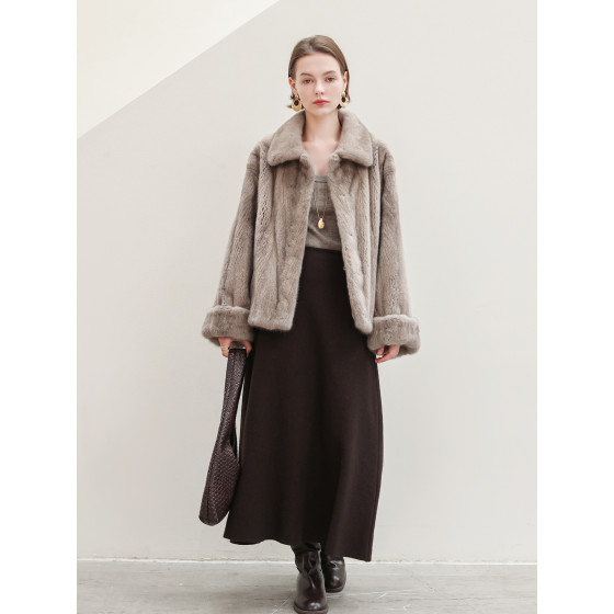 Women's Mink Fur Coat — Whole-Mink, Youthful Style, "Knife-Cut" Finish, Rolled Cuffs, Short-Length Jacket