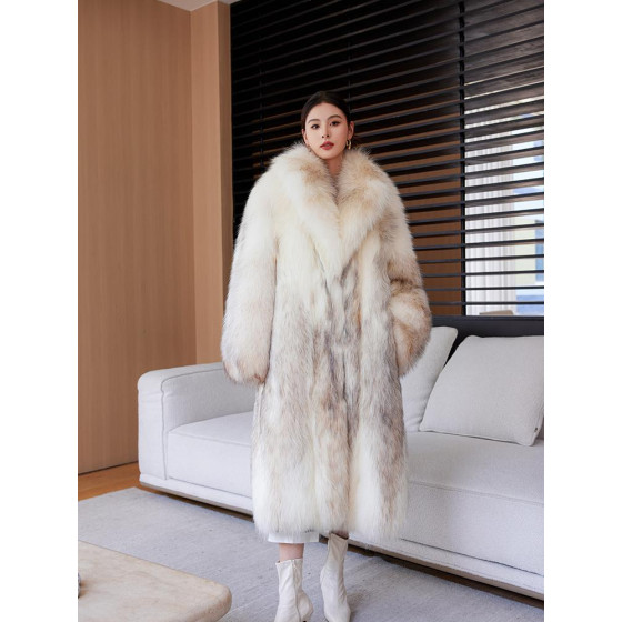 High-End, Stylish Long Coat with Raccoon Fur