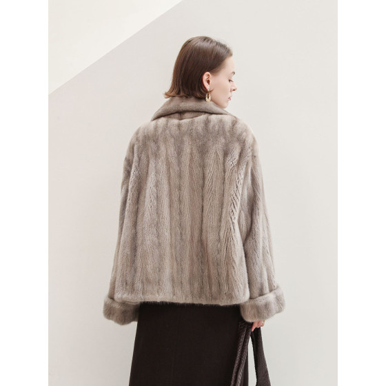 Women's Short Mink Fur Coat – Premium Female Mink Pelts, Youthful Style with Adjustable Cuffs